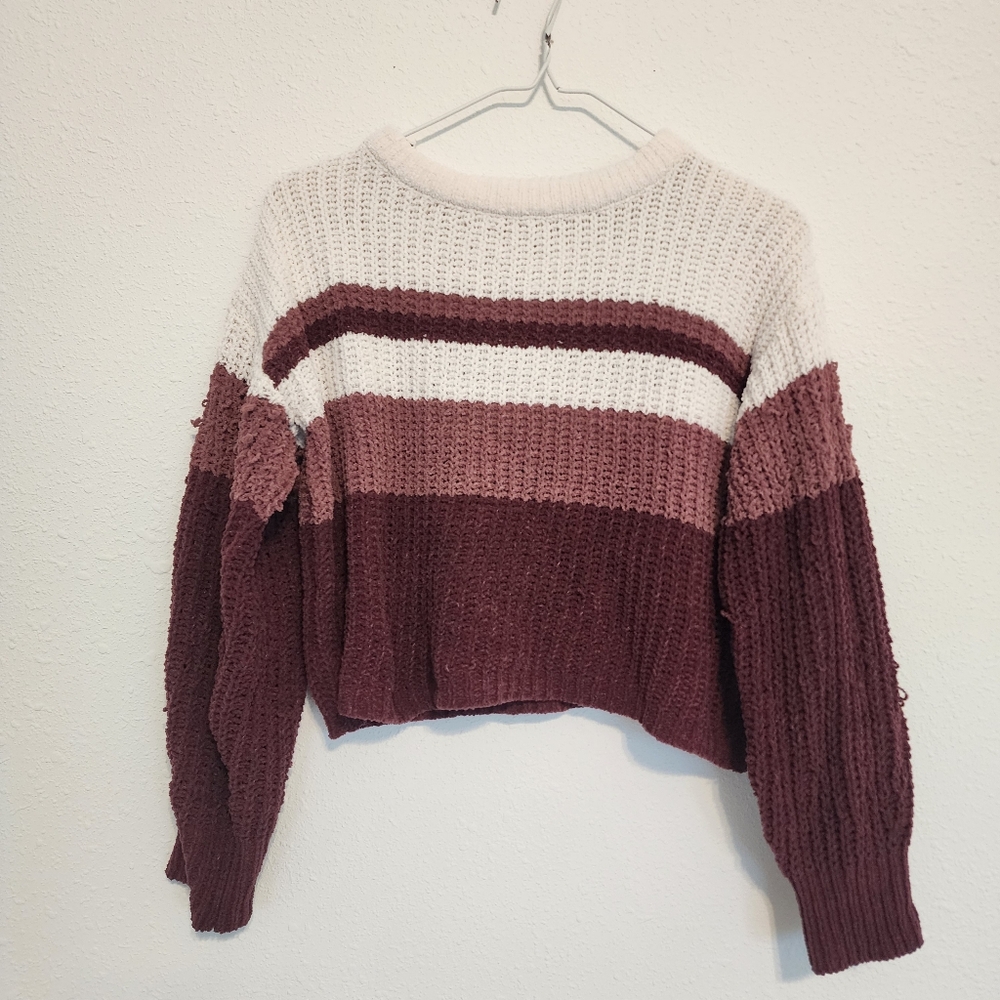 Red and White Crew Neck Sweater with Ribbed Texture